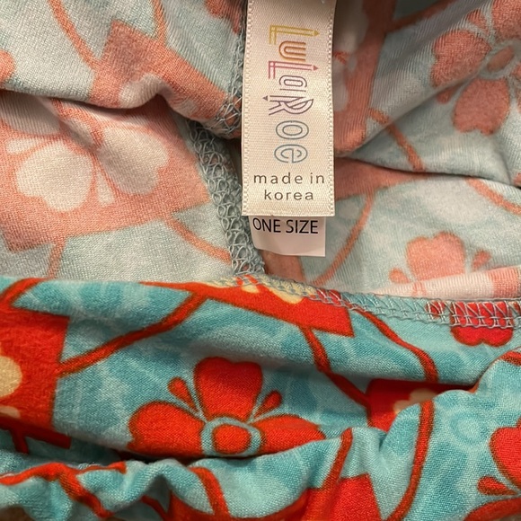 LuLaRoe leggings super soft- vibrant colors worn once - Picture 4 of 4